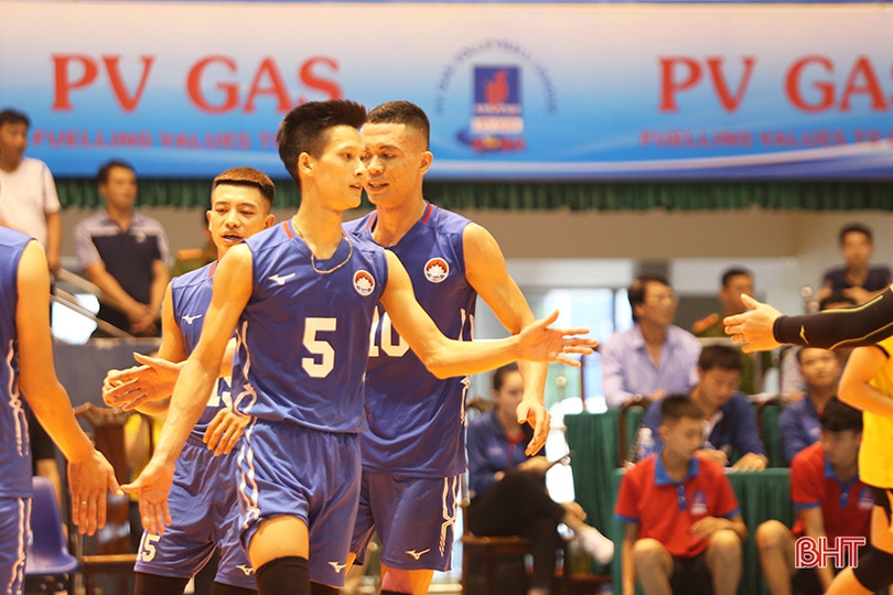 Đội bóng chuyền Hà Tĩnh thua đầy tiếc nuối trước Sannest Khánh Hòa