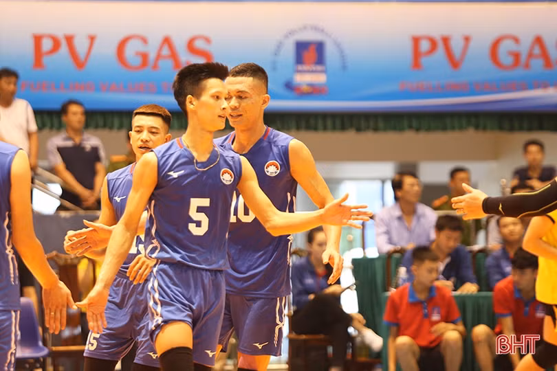 Đội bóng chuyền Hà Tĩnh thua đầy tiếc nuối trước Sannest Khánh Hòa