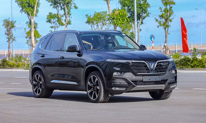 VinFast Lux SA vượt mặt Mazda CX-8 về doanh số bán xe tháng 5/2020