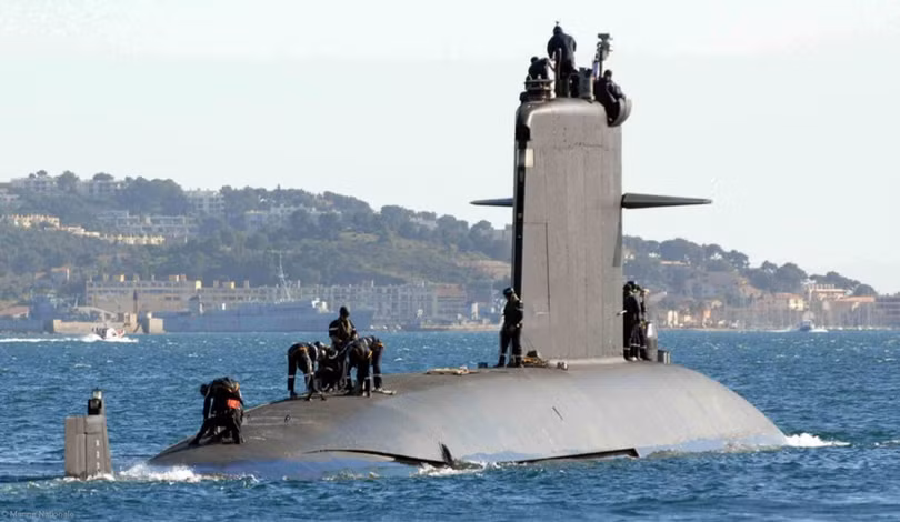 Tàu ngầm hạt nhân Pháp cháy thành tro sau vụ hỏa hoạn nghiêm trọng