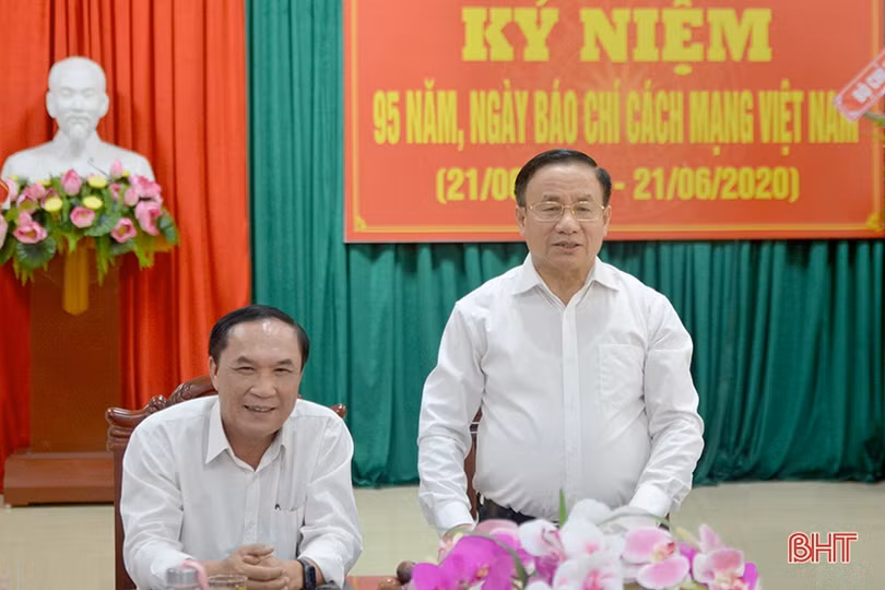 Lãnh đạo Hà Tĩnh chúc mừng 95 năm ngày Báo chí cách mạng Việt Nam