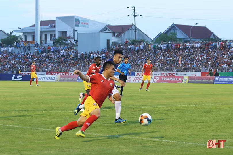 Đối đầu với Sài Gòn FC: Hồng Lĩnh Hà Tĩnh có kéo dài mạch bất bại?