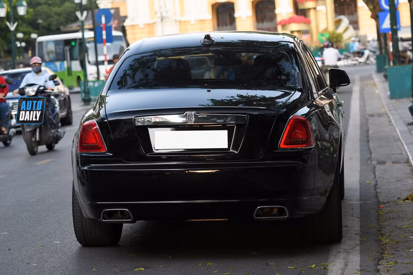 Chiêm ngưỡng Rolls-Royce Ghost 2019 độc nhất Việt Nam