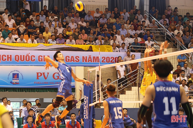 Đội bóng chuyền Hà Tĩnh thua đầy tiếc nuối trước Sannest Khánh Hòa