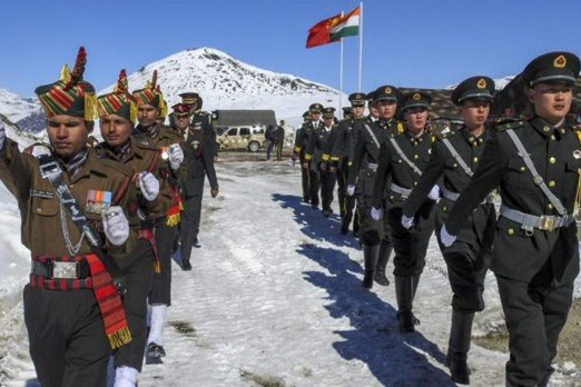 Trung-Ấn cùng điều pháo hạng nặng đến biên giới