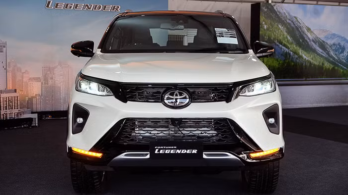 Toyota Fortuner 2021 phiên bản cao cấp nhất giá gần 1,4 tỷ đồng có gì?