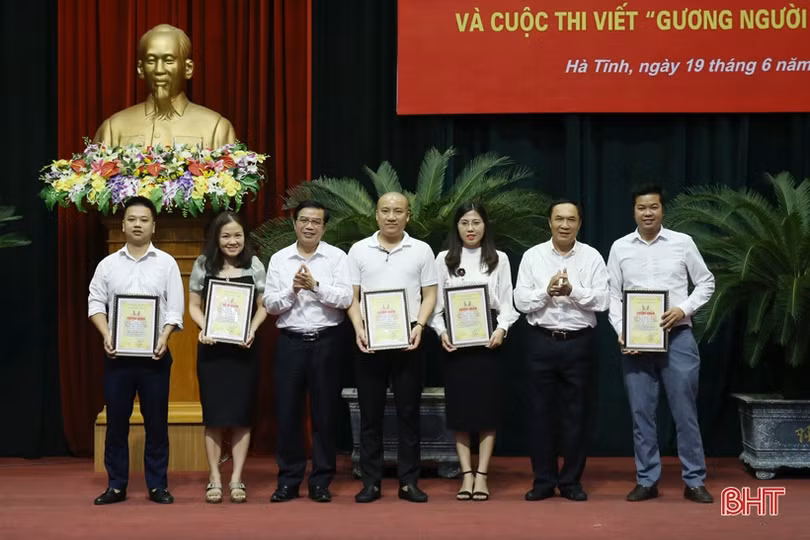Hà Tĩnh vinh danh 50 tác phẩm đạt Giải Báo chí Trần Phú và “Gương người tốt, việc tốt”