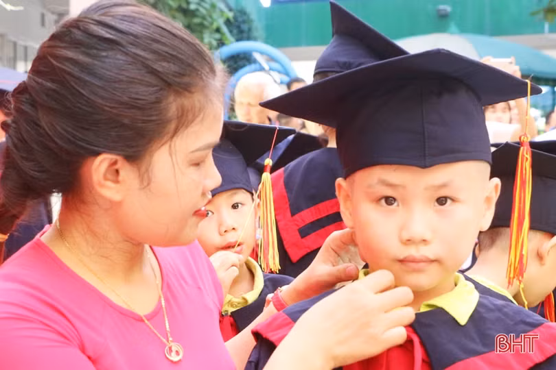 Nhiều cảm xúc cùng bé “tạm biệt Trường Mầm non Trí Đức thân yêu”