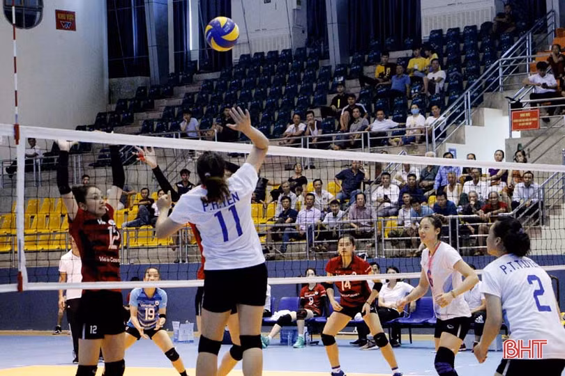 Hà Tĩnh thắng tưng bừng ngày thi đấu cuối cùng Giải Bóng chuyền vô địch quốc gia