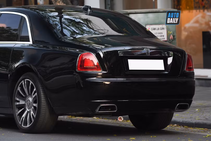 Chiêm ngưỡng Rolls-Royce Ghost 2019 độc nhất Việt Nam