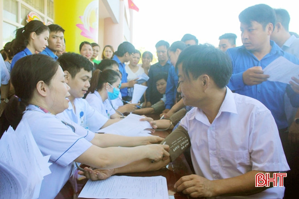 Ngày hội hiến máu nhân đạo tại Thạch Hà thu về 300 đơn vị máu