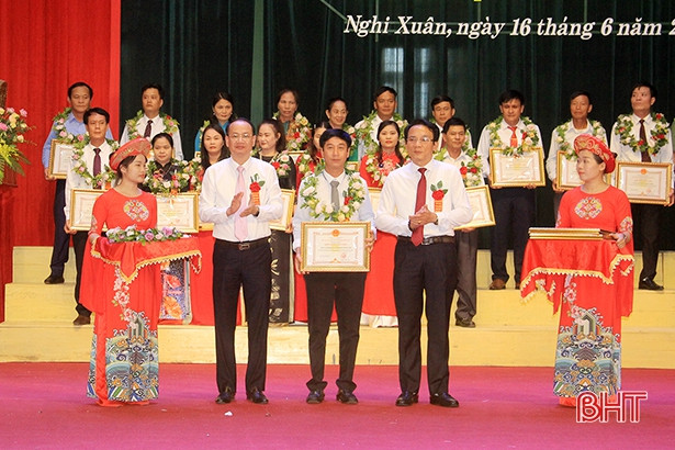 Nghi Xuân vinh danh 55 tập thể, cá nhân điển hình tiên tiến