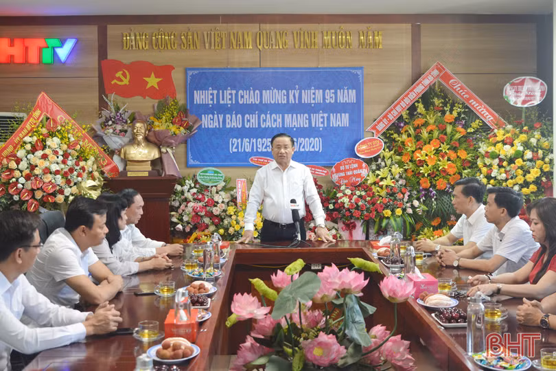 Lãnh đạo Hà Tĩnh chúc mừng 95 năm ngày Báo chí cách mạng Việt Nam