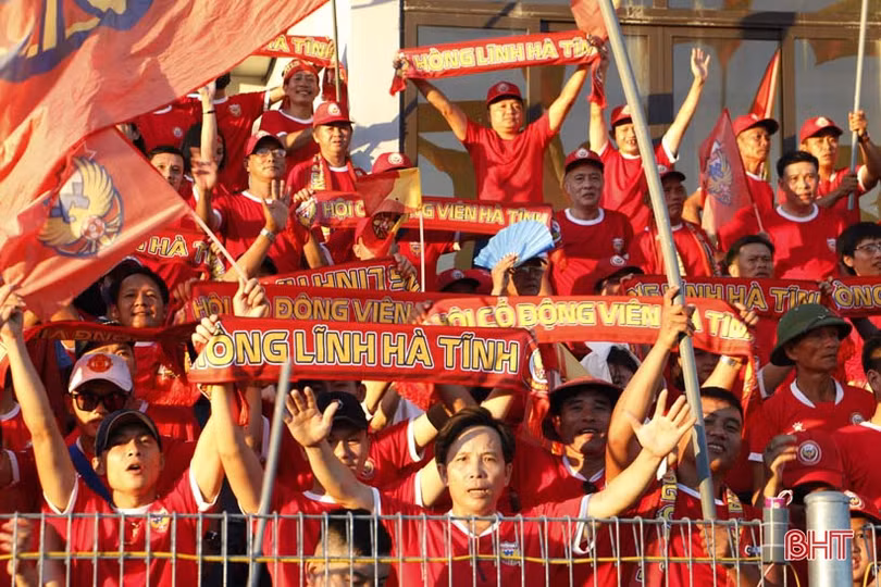 Hồng Lĩnh Hà Tĩnh chia điểm với SHB Đà Nẵng trong ngày các chân sút “vô duyên”
