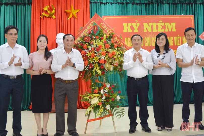 Lãnh đạo Hà Tĩnh chúc mừng 95 năm ngày Báo chí cách mạng Việt Nam