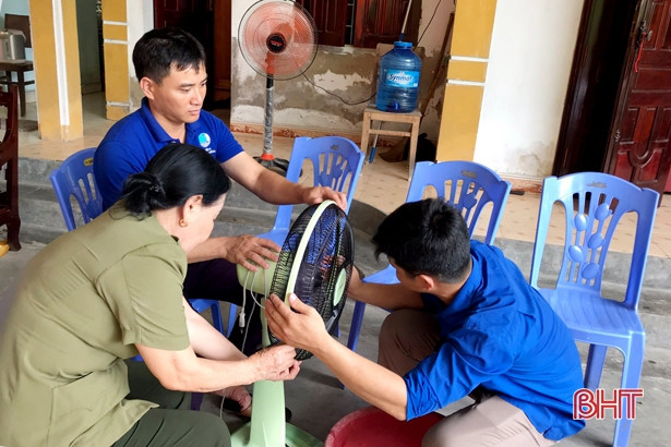 Bữa cơm ấm áp nghĩa tình cùng cựu TNXP ở TP Hà Tĩnh