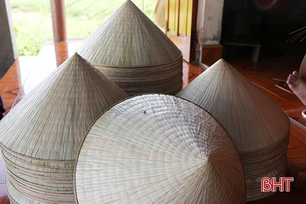 “Giữ lửa” nghề làm nón lá ở Hà Tĩnh