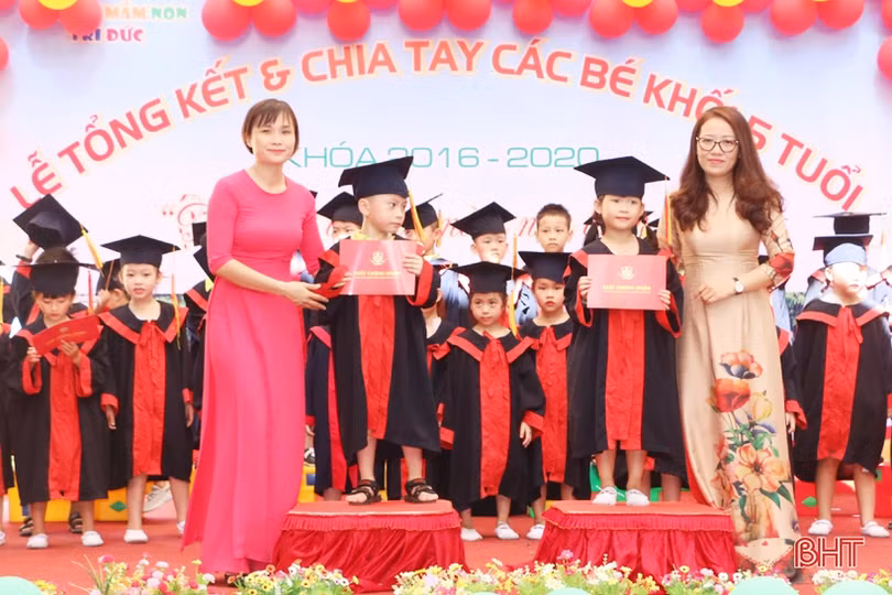 Nhiều cảm xúc cùng bé “tạm biệt Trường Mầm non Trí Đức thân yêu”