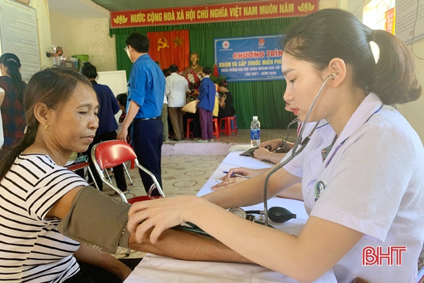 Formosa Hà Tĩnh phối hợp khám, cấp phát thuốc cho hơn 300 người dân