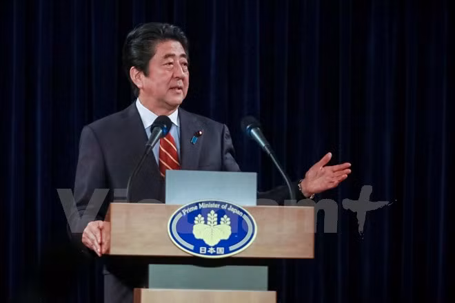 thu tuong nhat ban abe to chuc hop bao ve quan he nhat viet