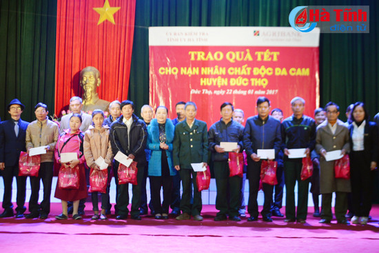 lanh dao tinh tham hoi chuc tet doi tuong chinh sach