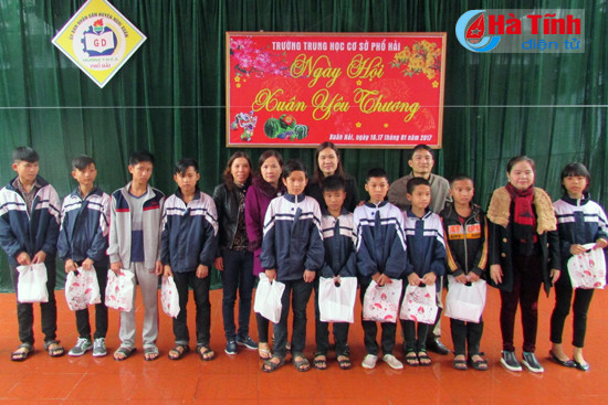 xuan yeu thuong se chia voi hoc sinh ngheo