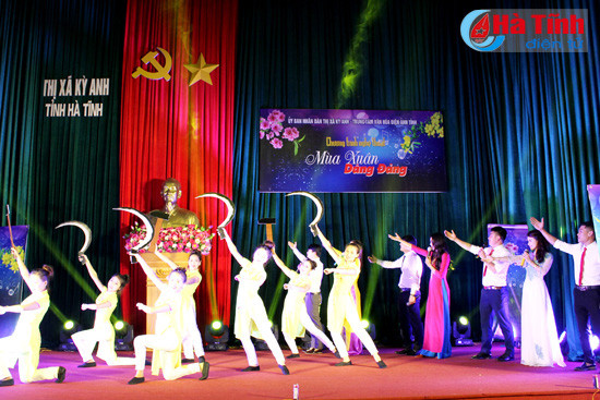 dac sac chuong trinh nghe thuat mua xuan dang dang