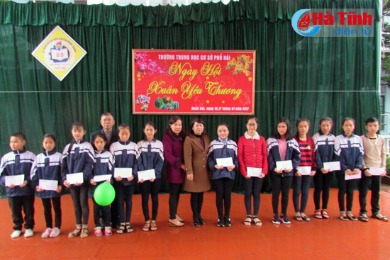 xuan yeu thuong se chia voi hoc sinh ngheo