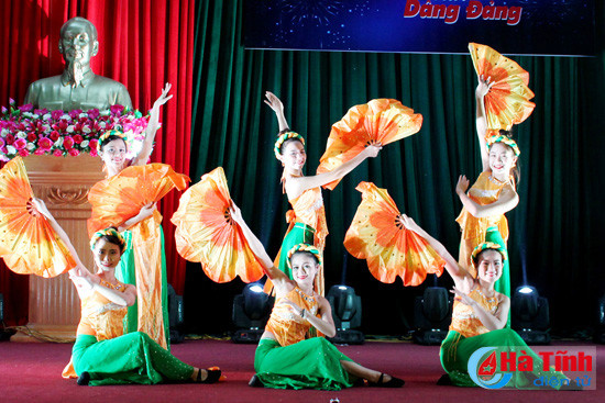 dac sac chuong trinh nghe thuat mua xuan dang dang