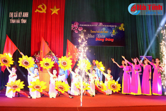 dac sac chuong trinh nghe thuat mua xuan dang dang