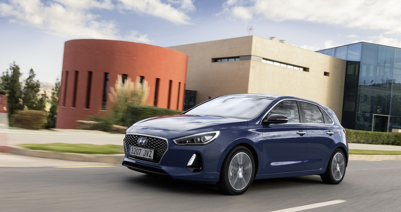 hyundai i30 2017 hoan toan moi co gia tu 20 700 usd