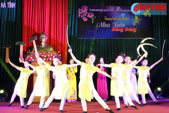 dac sac chuong trinh nghe thuat mua xuan dang dang