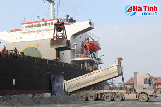 ha tinh xuat chuyen hang dau tien nam 2017