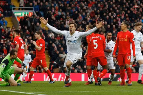 hang thu yeu kem liverpool trang tay tai anfield