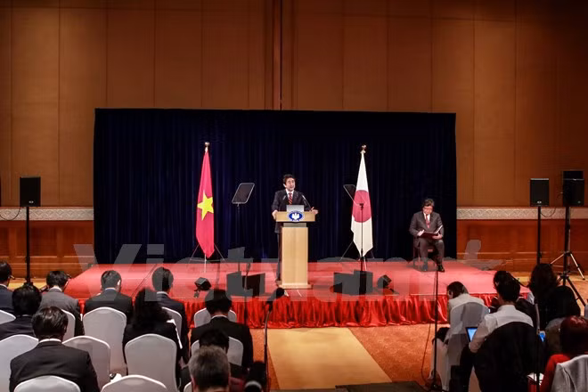 thu tuong nhat ban abe to chuc hop bao ve quan he nhat viet