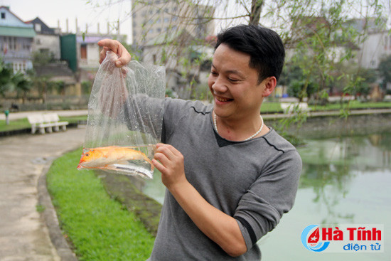 nhon nhip thi truong ngay tet ong cong ong tao