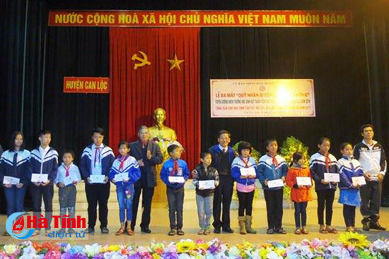 can loc ra mat quy nhan ai cung em den truong