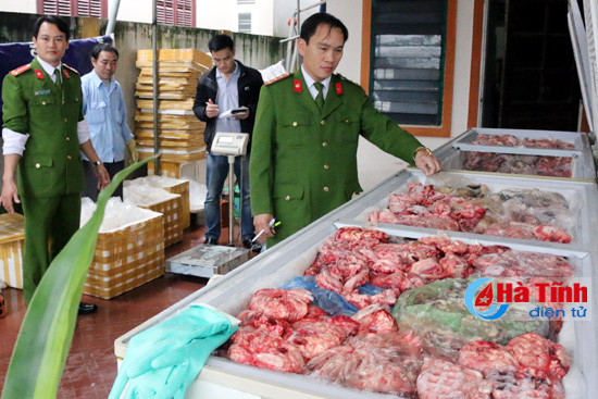 dot nhap co so dong lanh bat giu hon 1 2 tan thuc pham ban