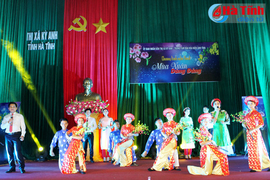 dac sac chuong trinh nghe thuat mua xuan dang dang