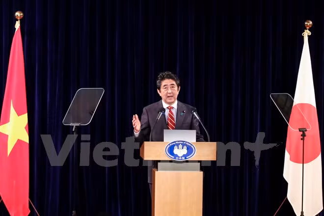 thu tuong nhat ban abe to chuc hop bao ve quan he nhat viet