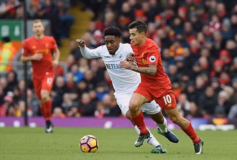 hang thu yeu kem liverpool trang tay tai anfield