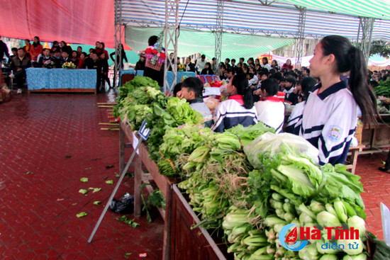 xuan yeu thuong se chia voi hoc sinh ngheo