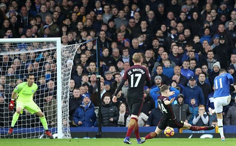 vong 21 ngoai hang anh chelsea vung tren dinh top 5 xao tron lon