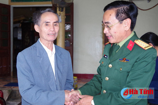 lanh dao tinh tham hoi chuc tet doi tuong chinh sach