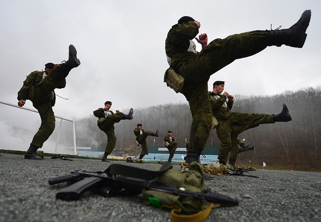 chum anh tinh nhue hai quan danh bo nga