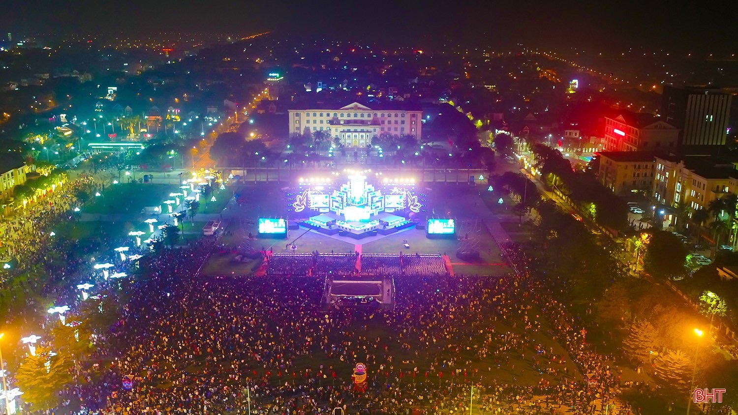 “Bữa tiệc” âm thanh, ánh sáng chào năm mới 2024