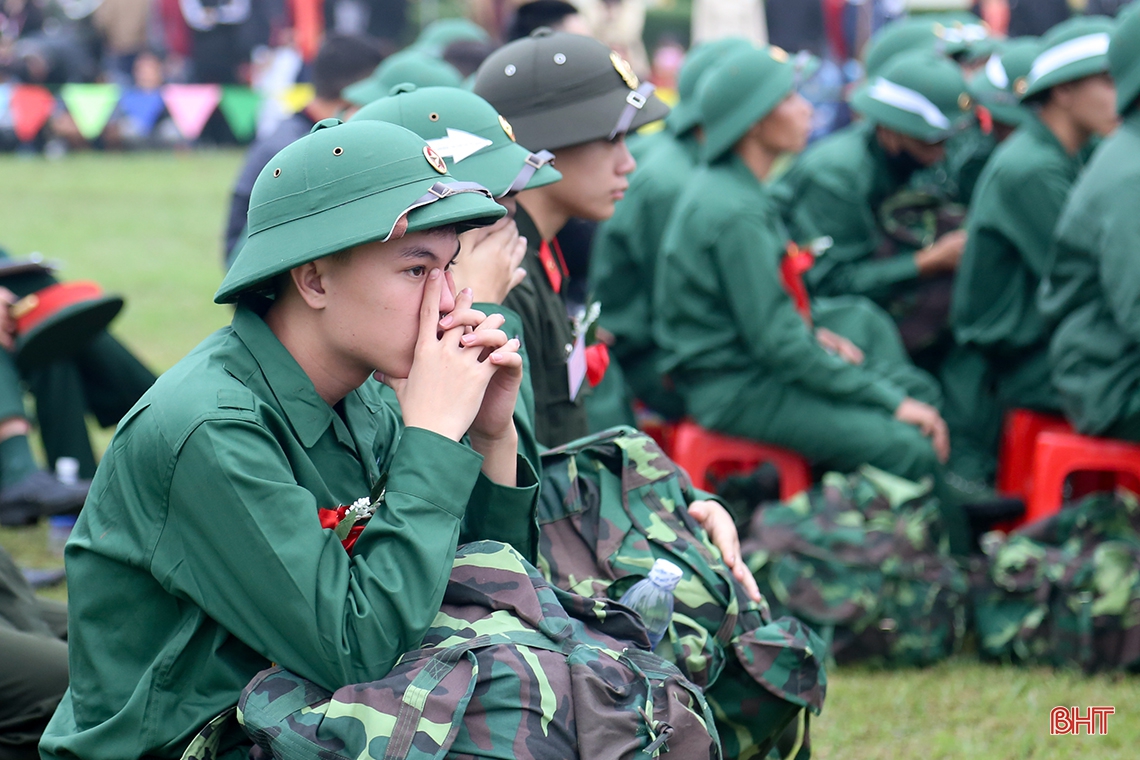 Tân binh lên đường: Vinh quang người đi, nhớ thương người ở lại!