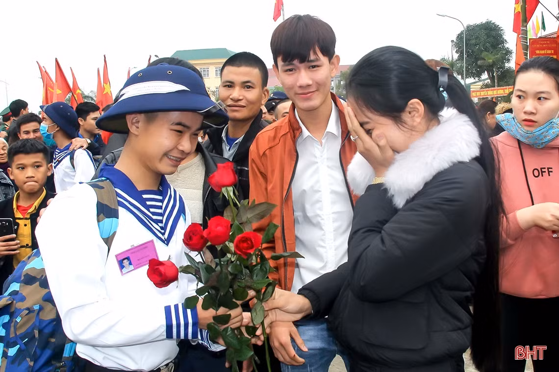 Tân binh lên đường: Vinh quang người đi, nhớ thương người ở lại!