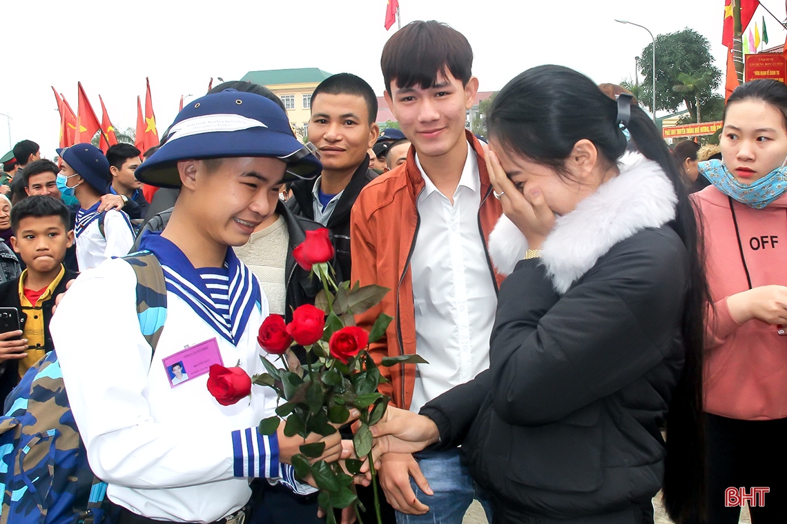 Tân binh lên đường: Vinh quang người đi, nhớ thương người ở lại!