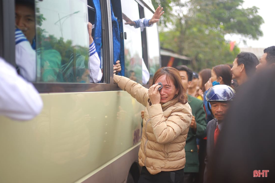 Tân binh lên đường: Vinh quang người đi, nhớ thương người ở lại!